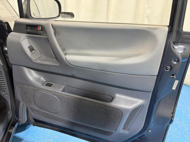 Toyota-Previa-1995-Mini-Passenger-Van-30