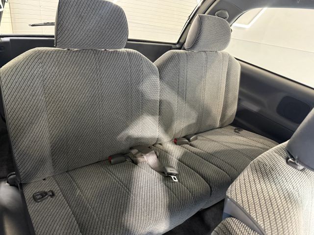 Toyota-Previa-1995-Mini-Passenger-Van-33