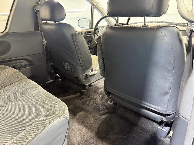 Toyota-Previa-1995-Mini-Passenger-Van-35
