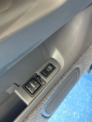 Toyota-Previa-1995-Mini-Passenger-Van-37