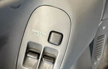 Toyota-Previa-1995-Mini-Passenger-Van-38