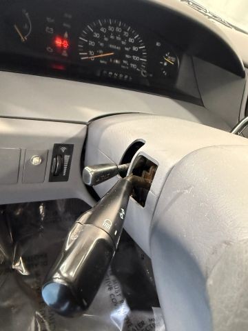 Toyota-Previa-1995-Mini-Passenger-Van-39