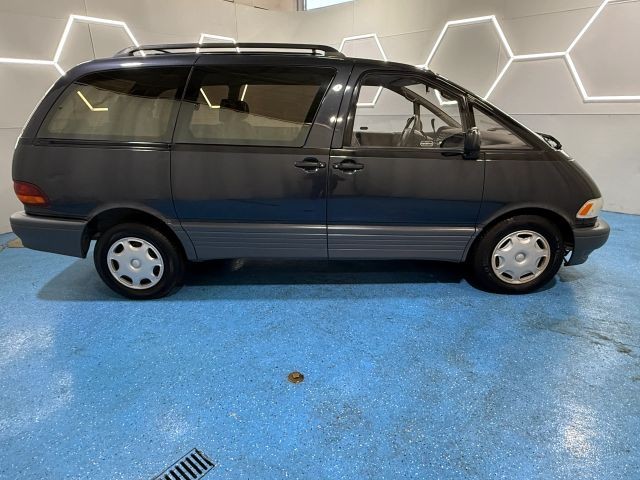Toyota-Previa-1995-Mini-Passenger-Van-9
