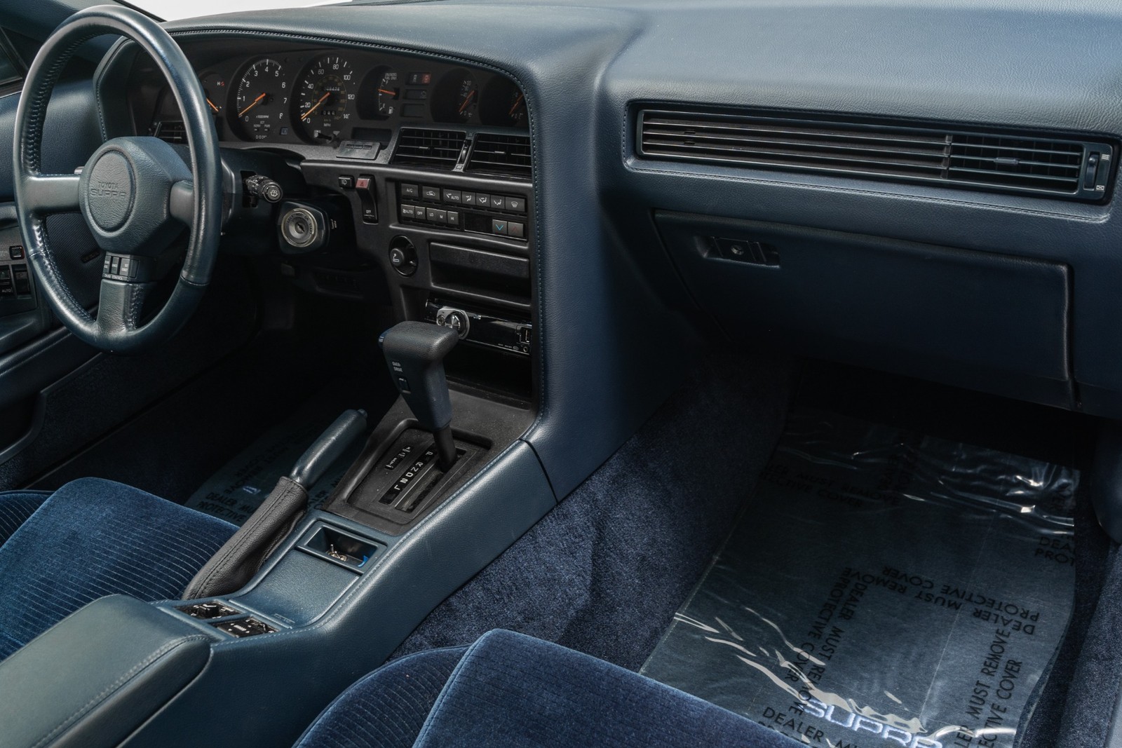 Toyota-Supra-1988-Hatchback-13