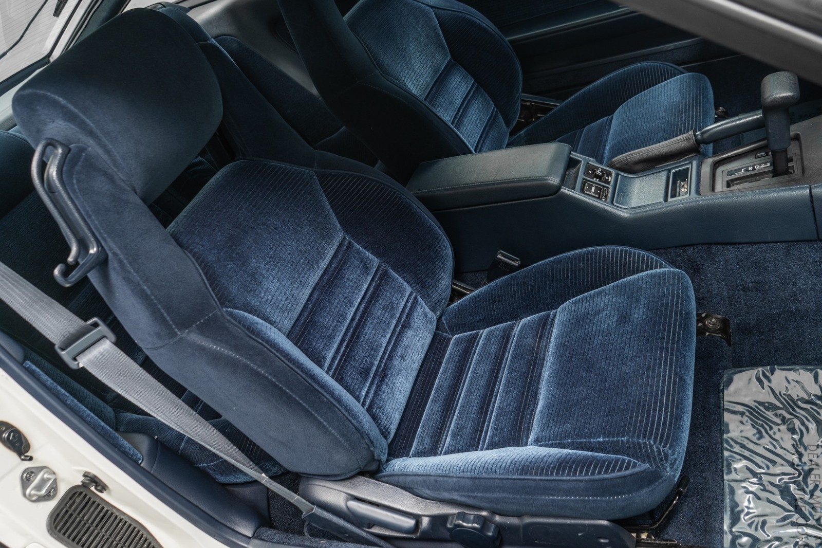 Toyota-Supra-1988-Hatchback-26