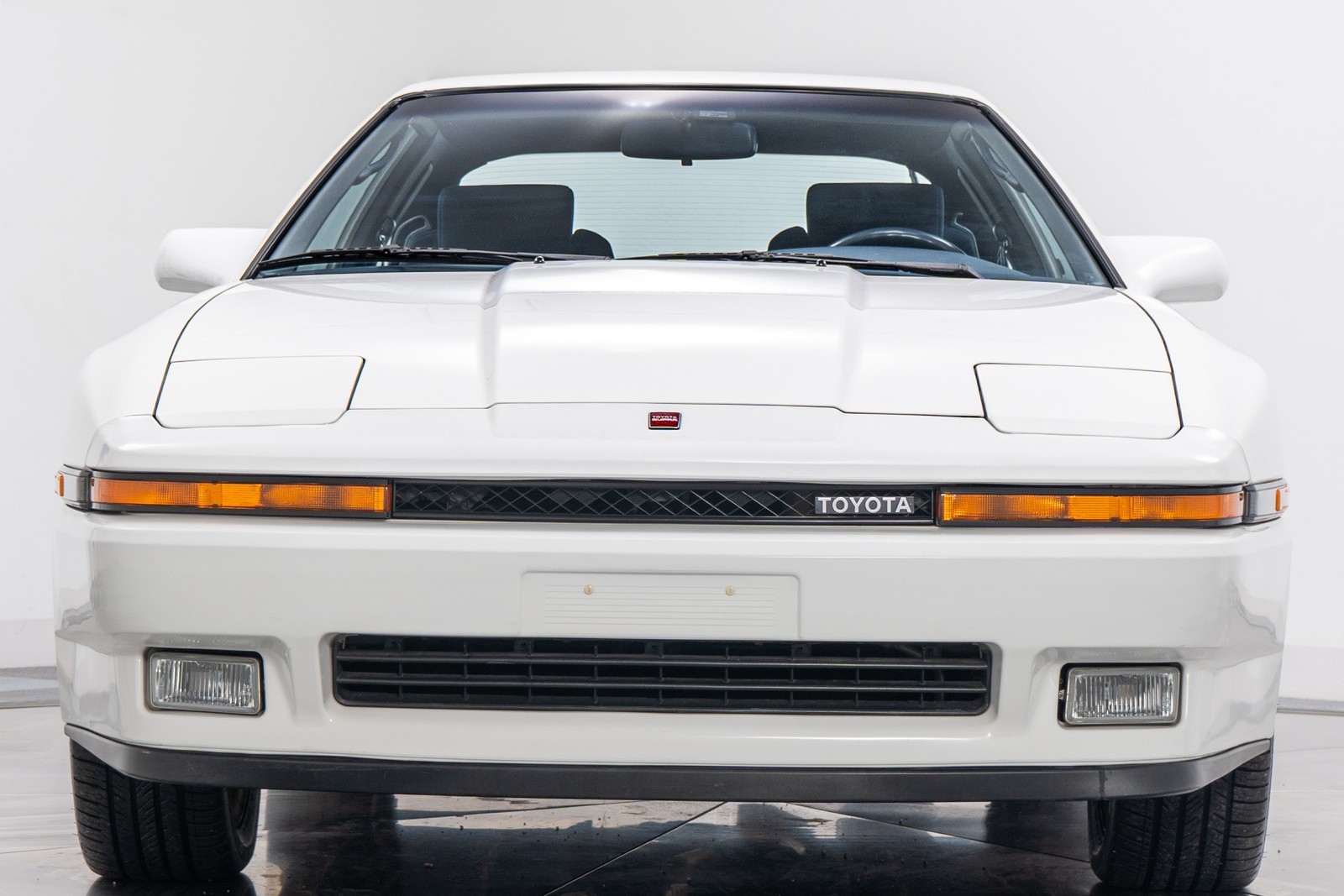 Toyota-Supra-1988-Hatchback-3