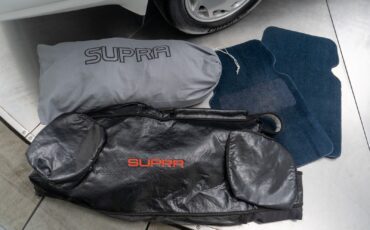 Toyota-Supra-1988-Hatchback-30