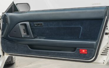 Toyota-Supra-1988-Hatchback-32