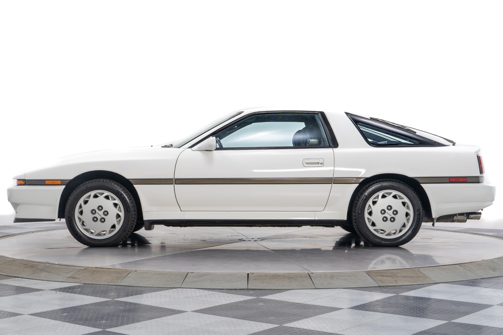Toyota-Supra-1988-Hatchback-5