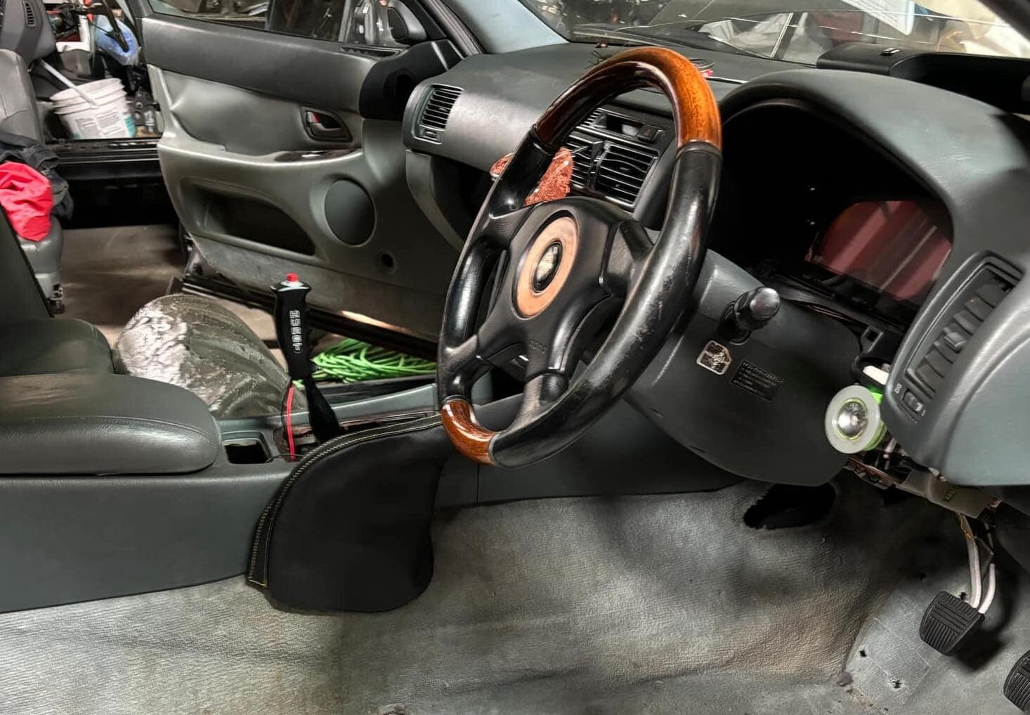 Toyota-Supra-1992-Sedan-16