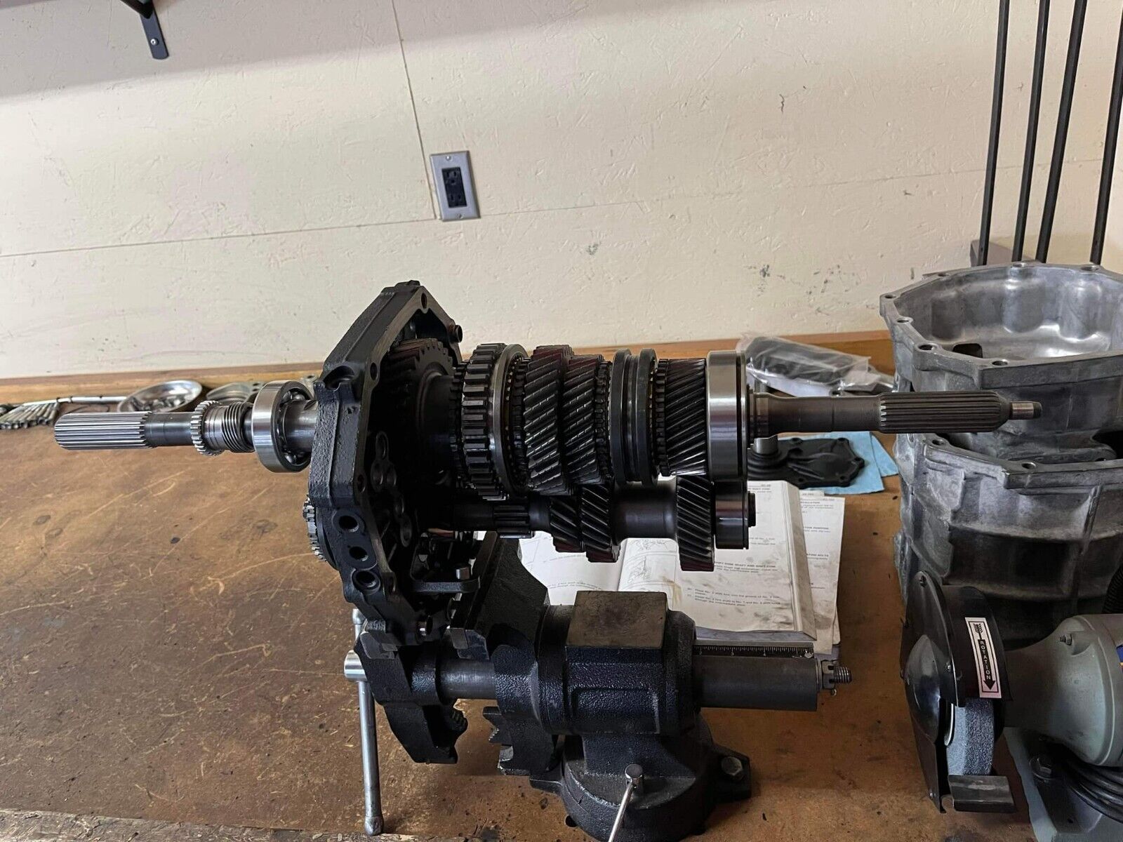 Toyota-Supra-1992-Sedan-17