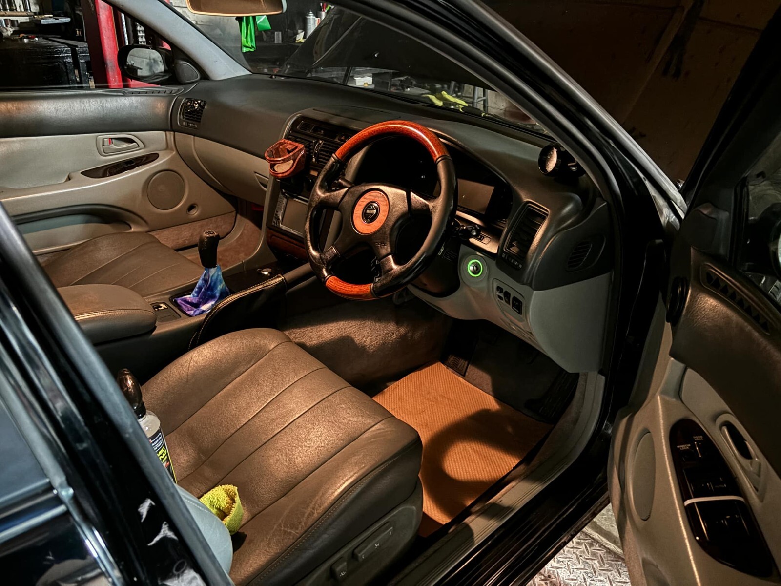 Toyota-Supra-1992-Sedan-5