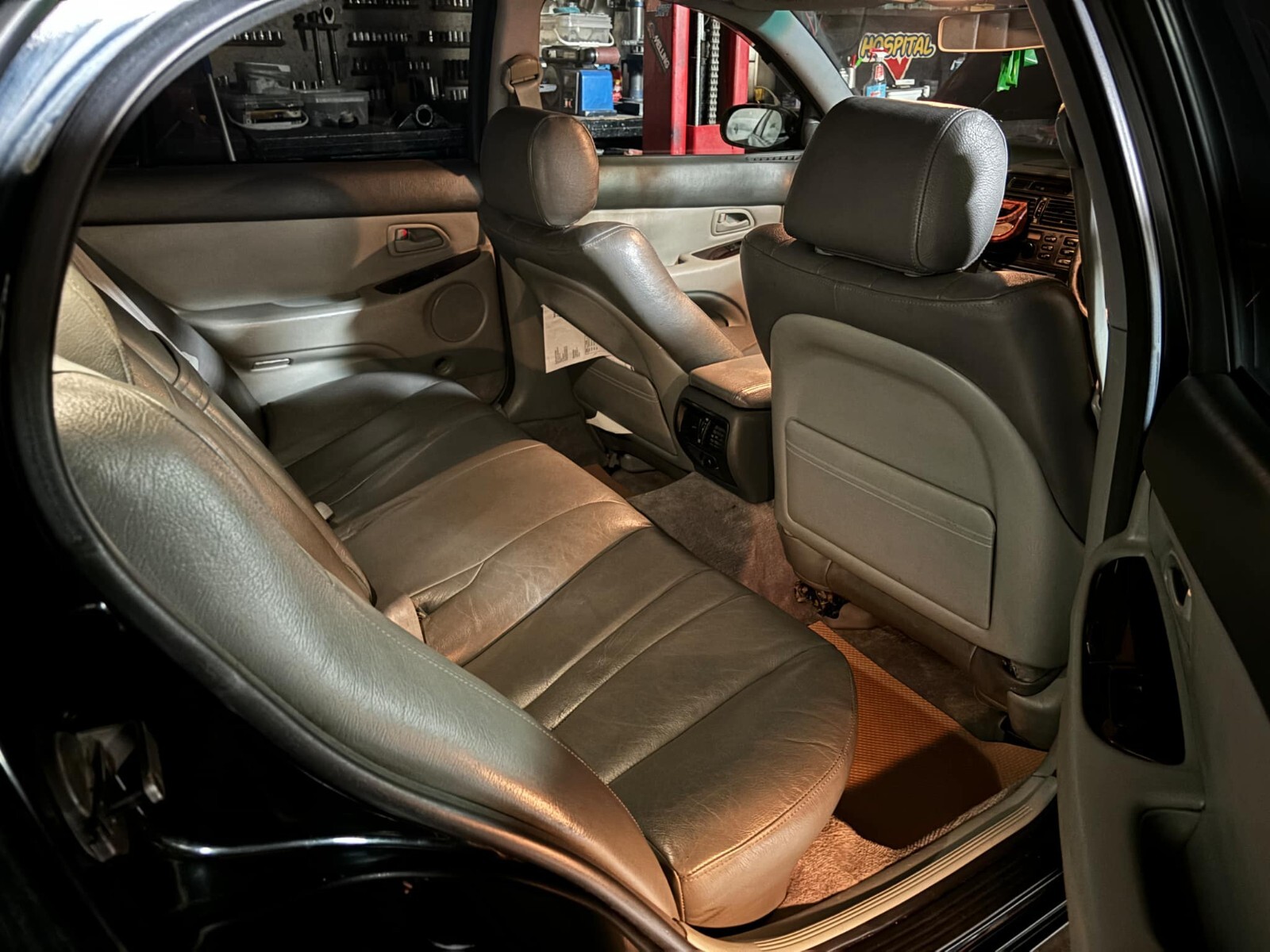 Toyota-Supra-1992-Sedan-6