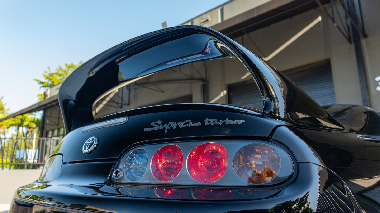Toyota-Supra-1994-Coupe-11