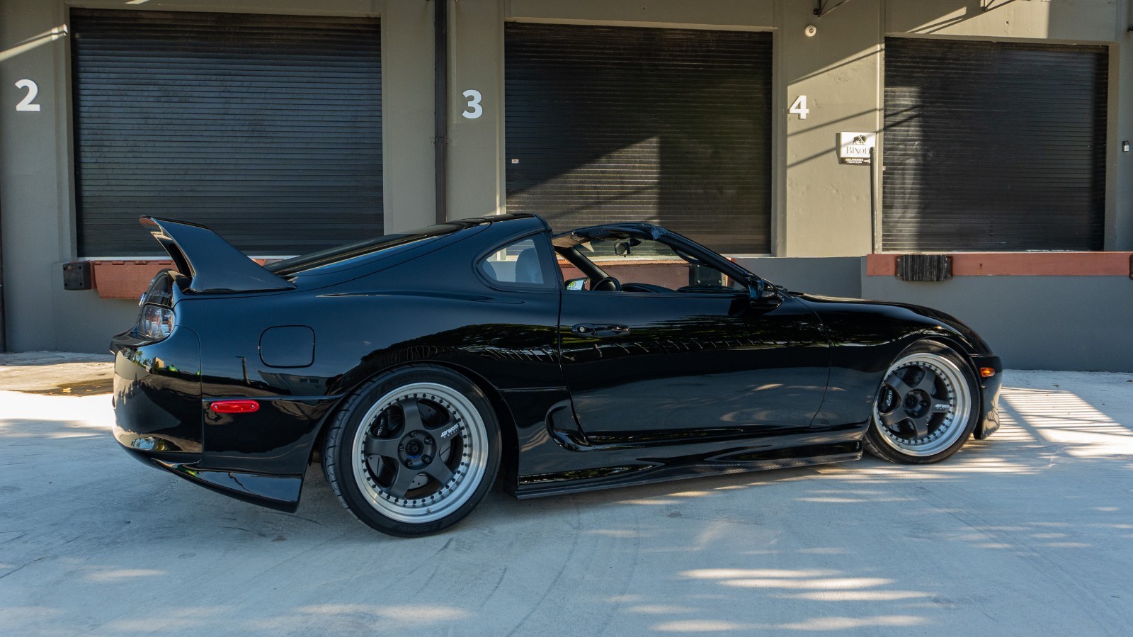 Toyota-Supra-1994-Coupe-12