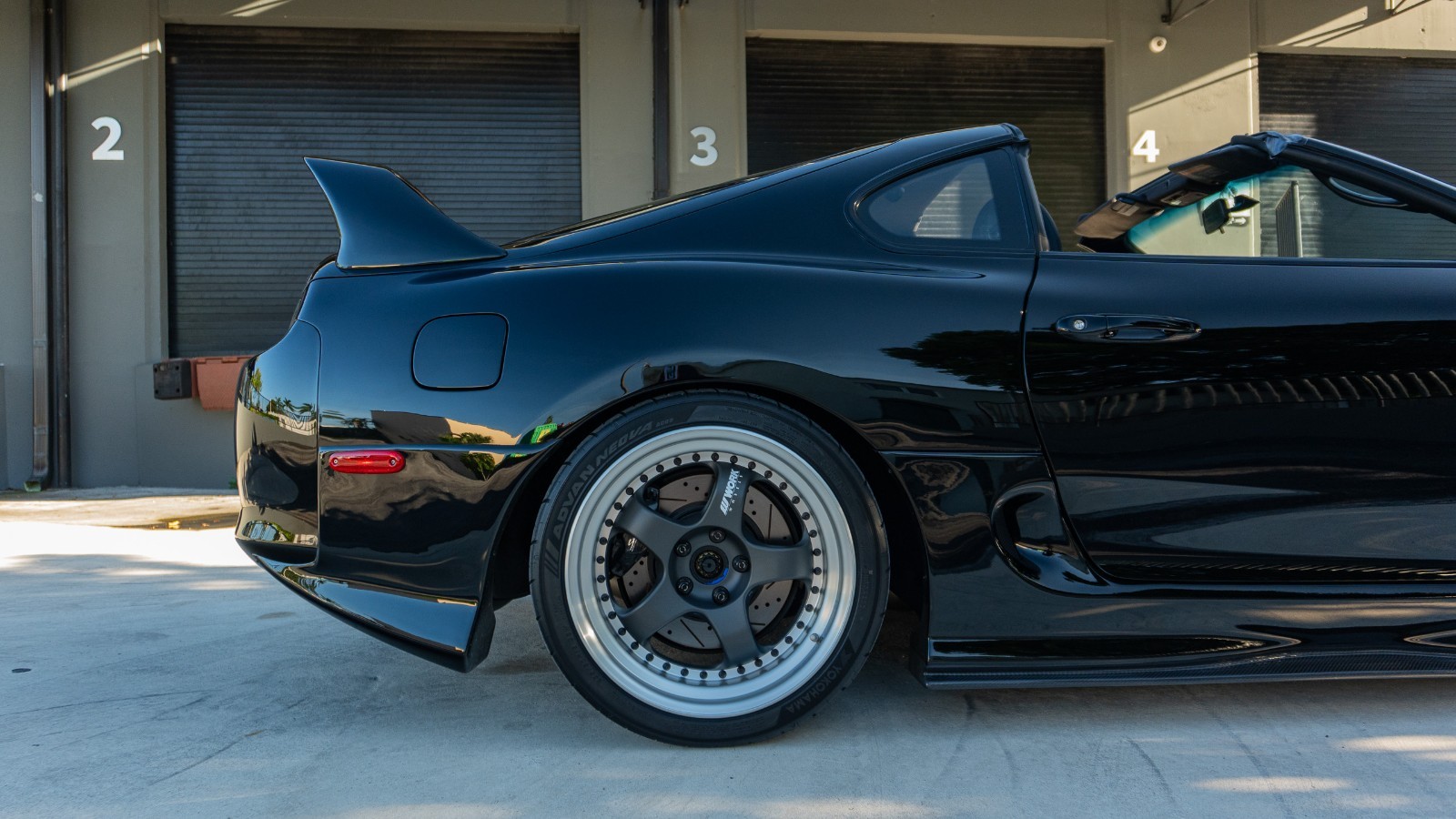 Toyota-Supra-1994-Coupe-13