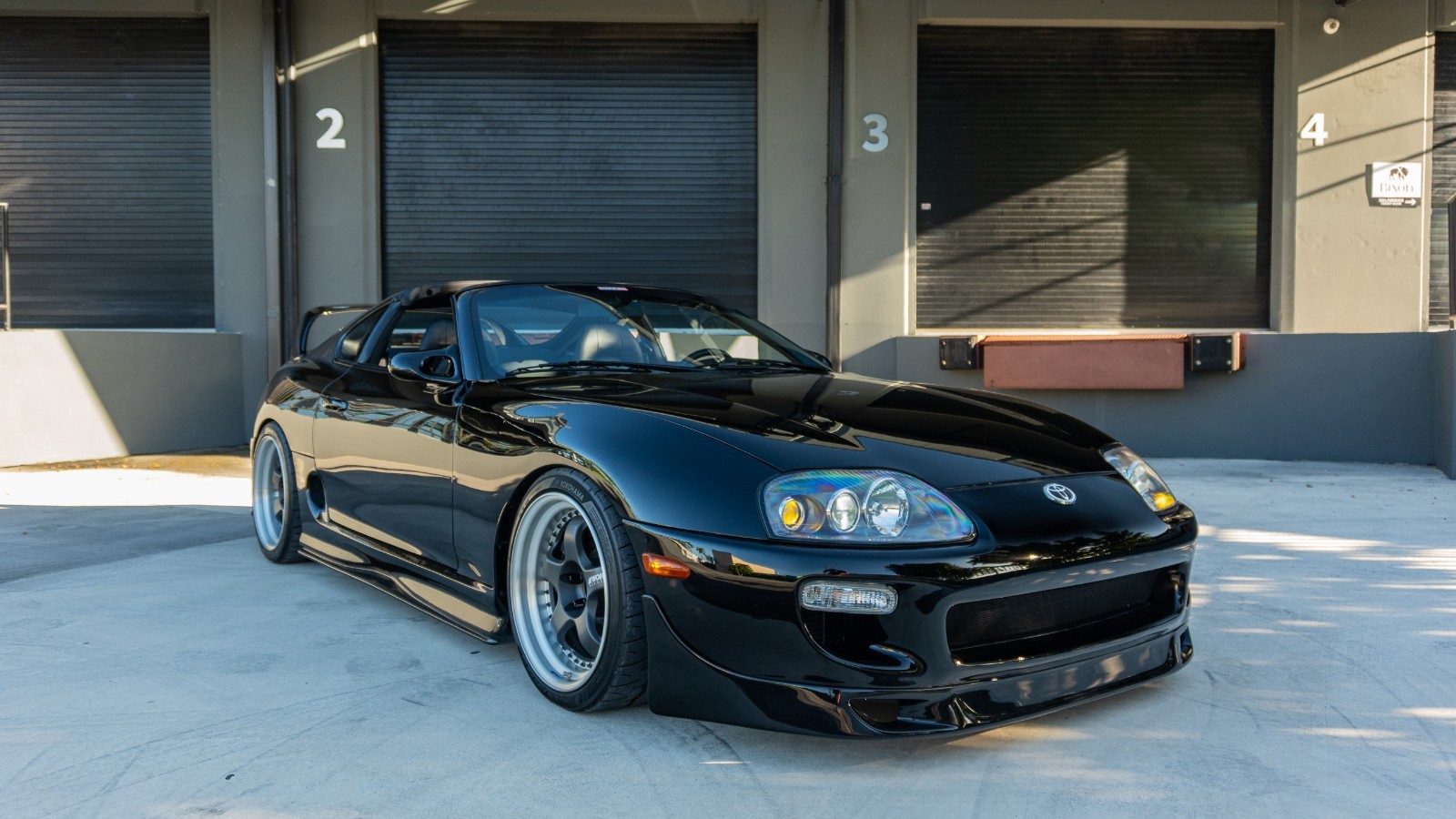 Toyota-Supra-1994-Coupe-15