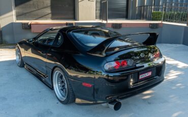 Toyota-Supra-1994-Coupe-4