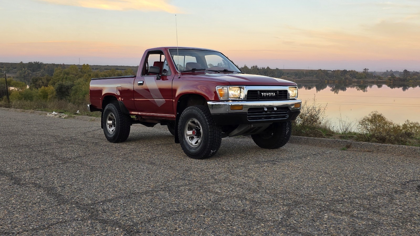 Toyota-Tacoma-1989-3
