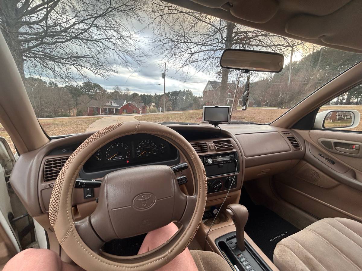 Toyota-avalon-1995-white-2