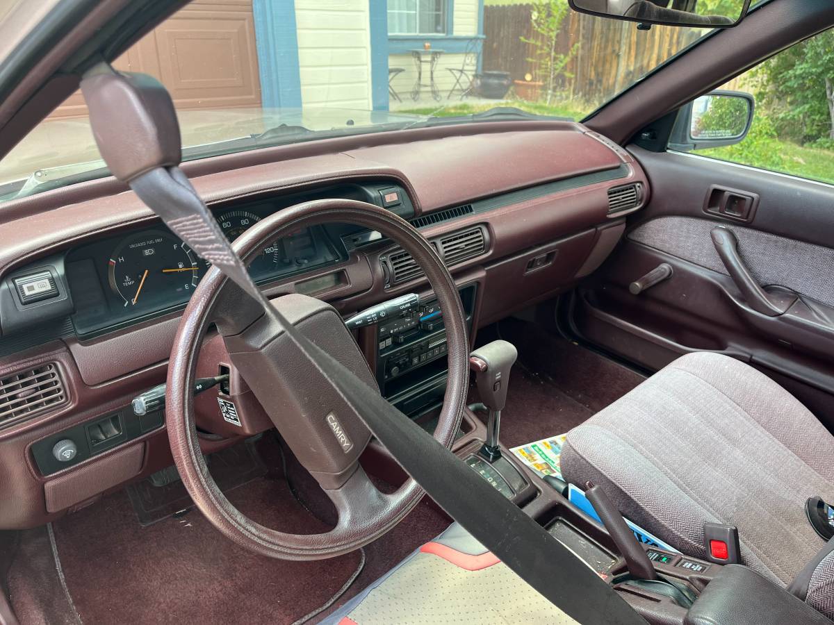 Toyota-camry-1988-brown-2