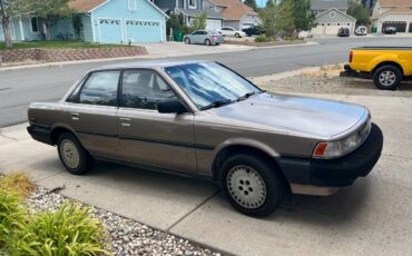 Toyota-camry-1988-brown