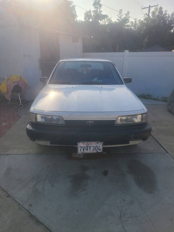 Toyota-camry-1990-white-4