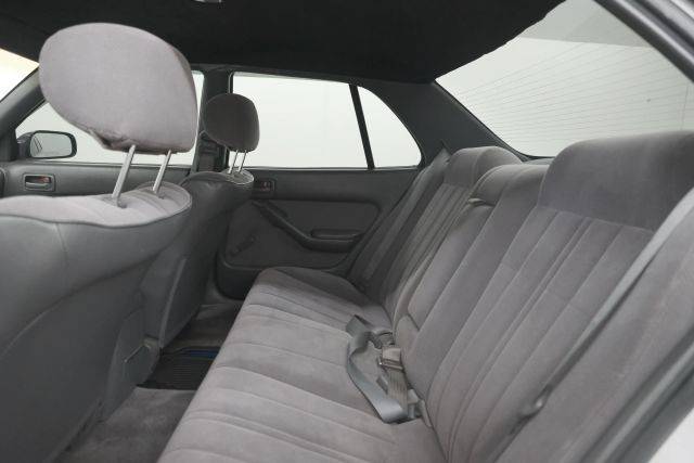 Toyota-camry-1992-16