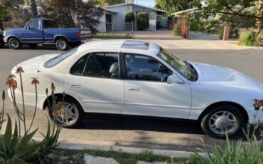 Toyota-camry-1993-11