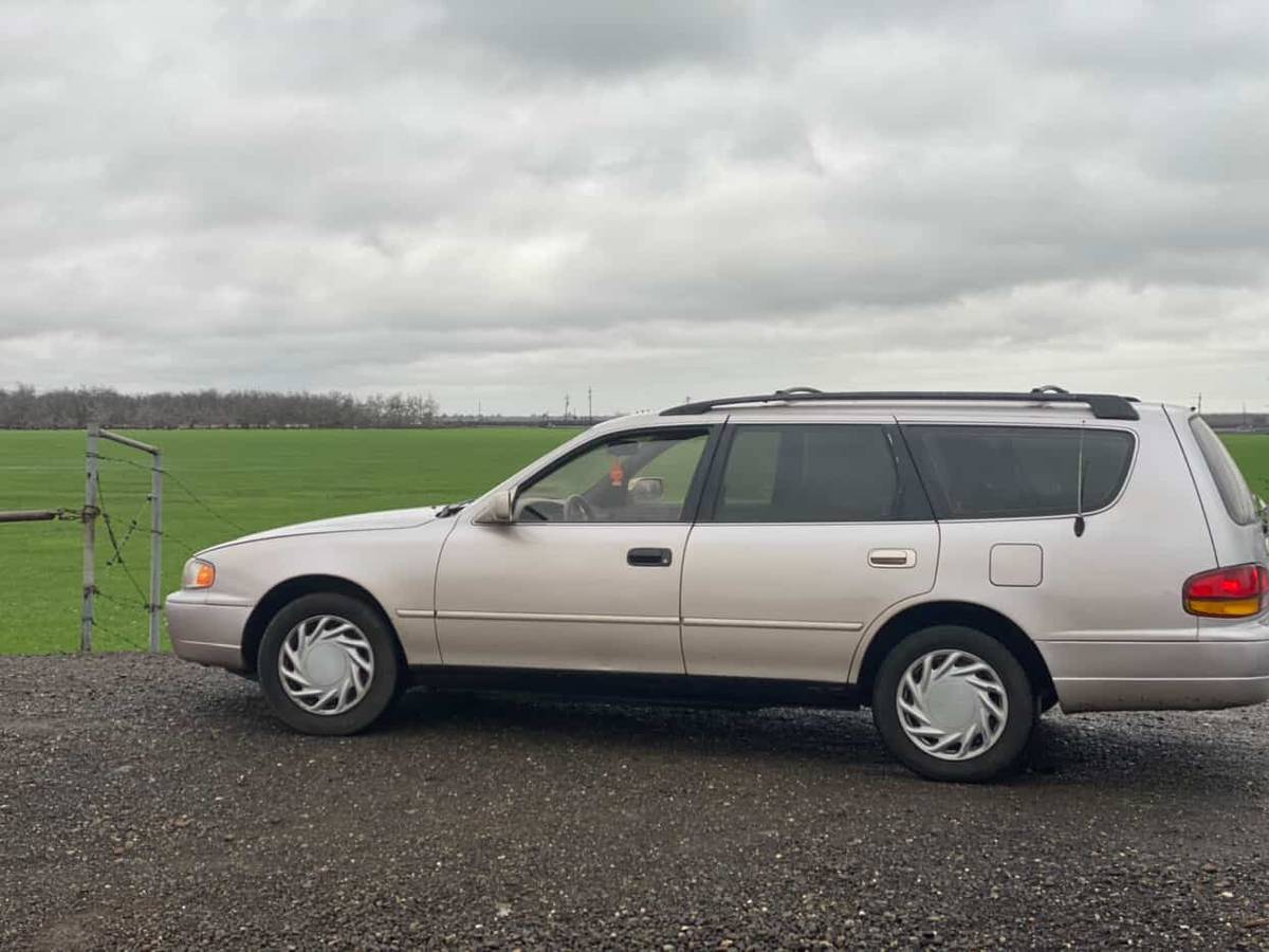 Toyota-camry-1995-1
