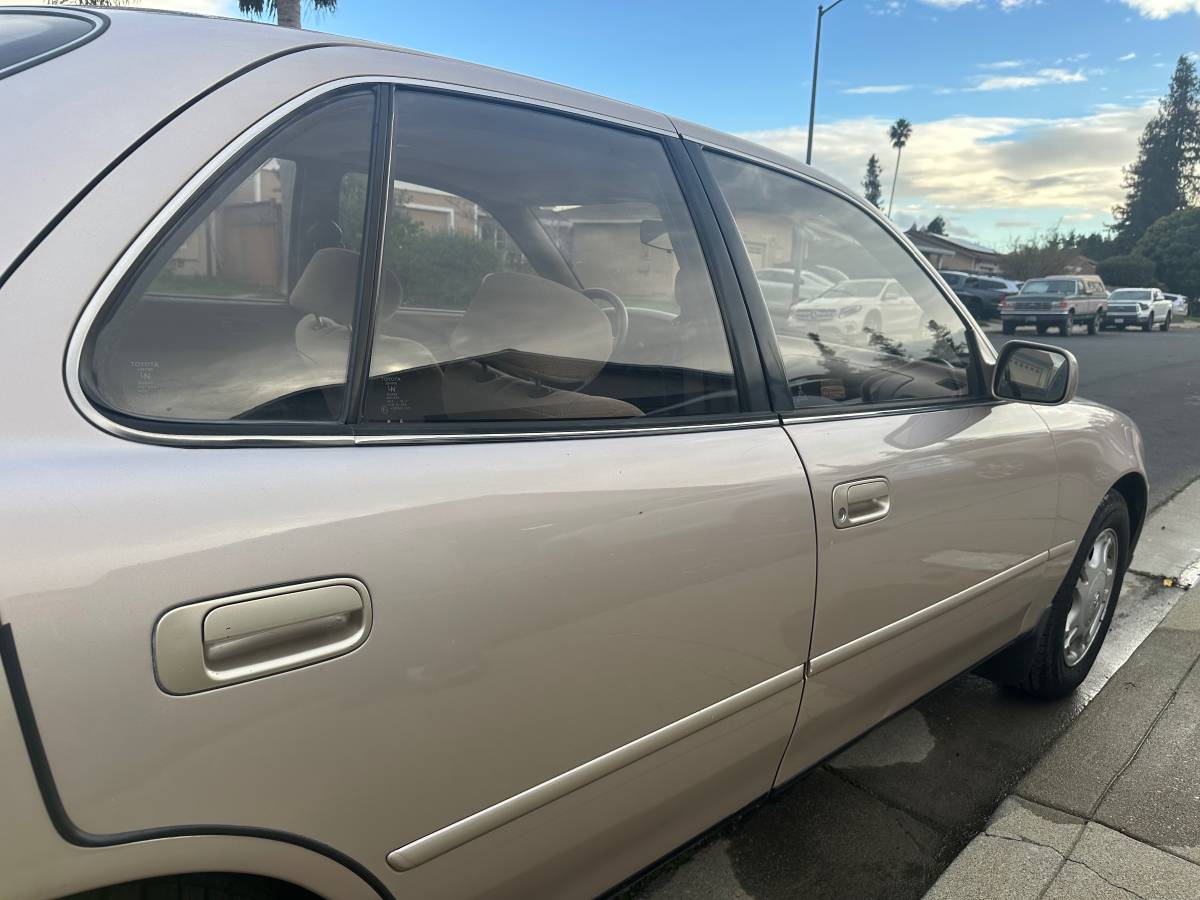 Toyota-camry-1995-11