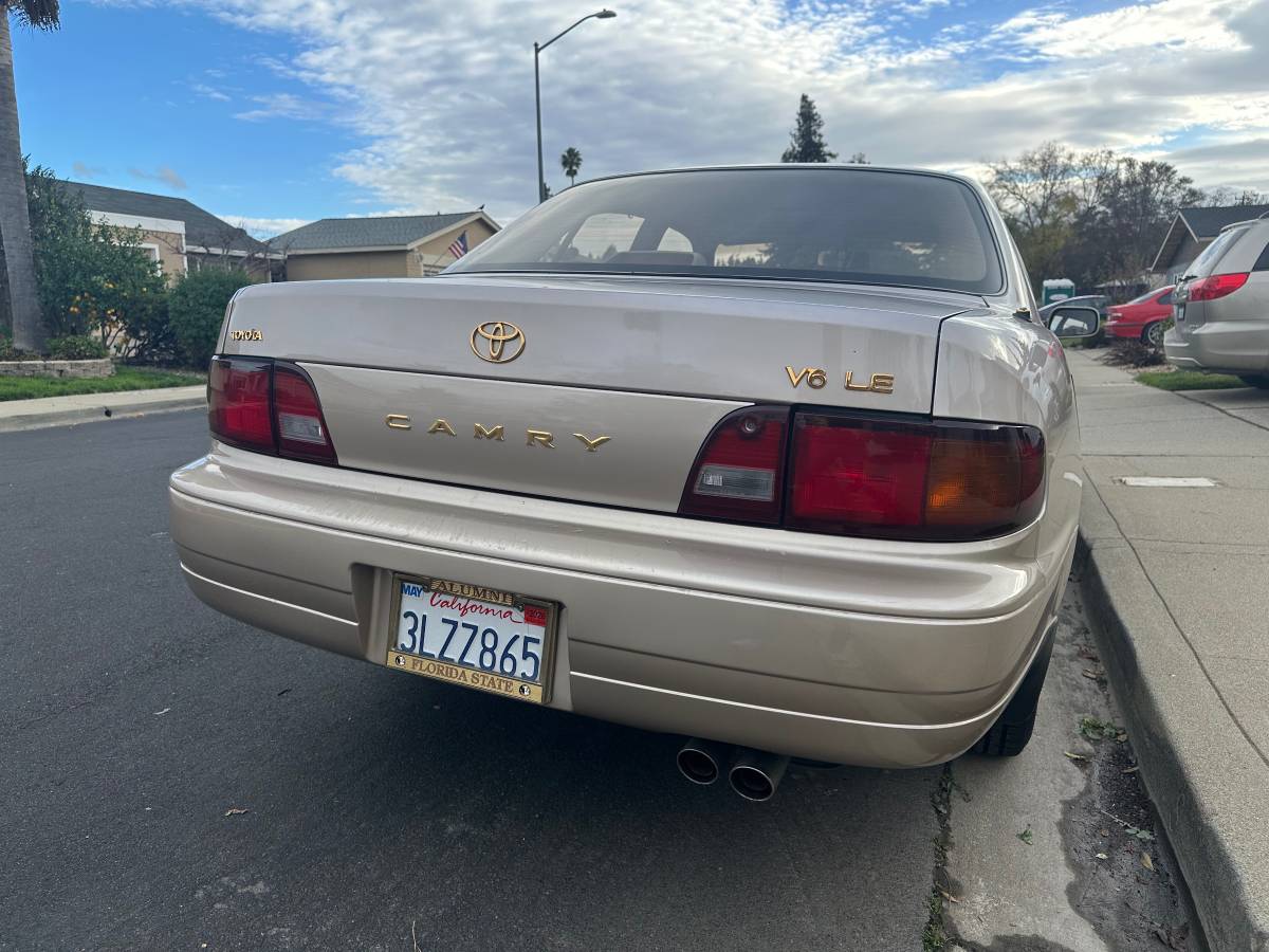 Toyota-camry-1995