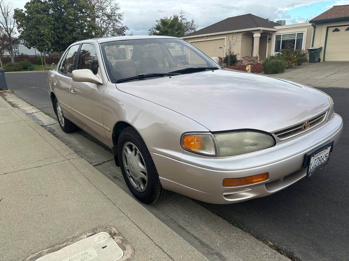 Toyota-camry-1995-14