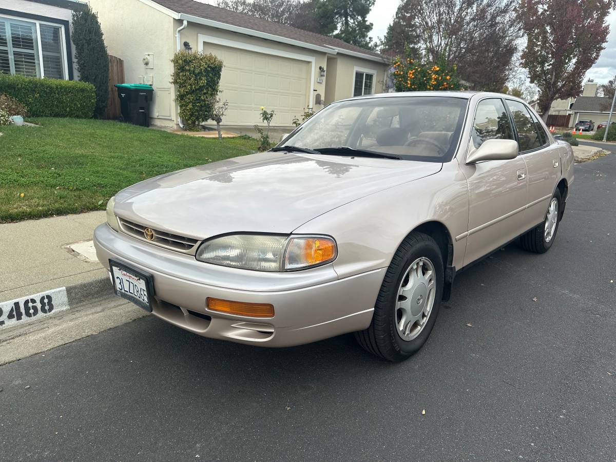 Toyota-camry-1995-4