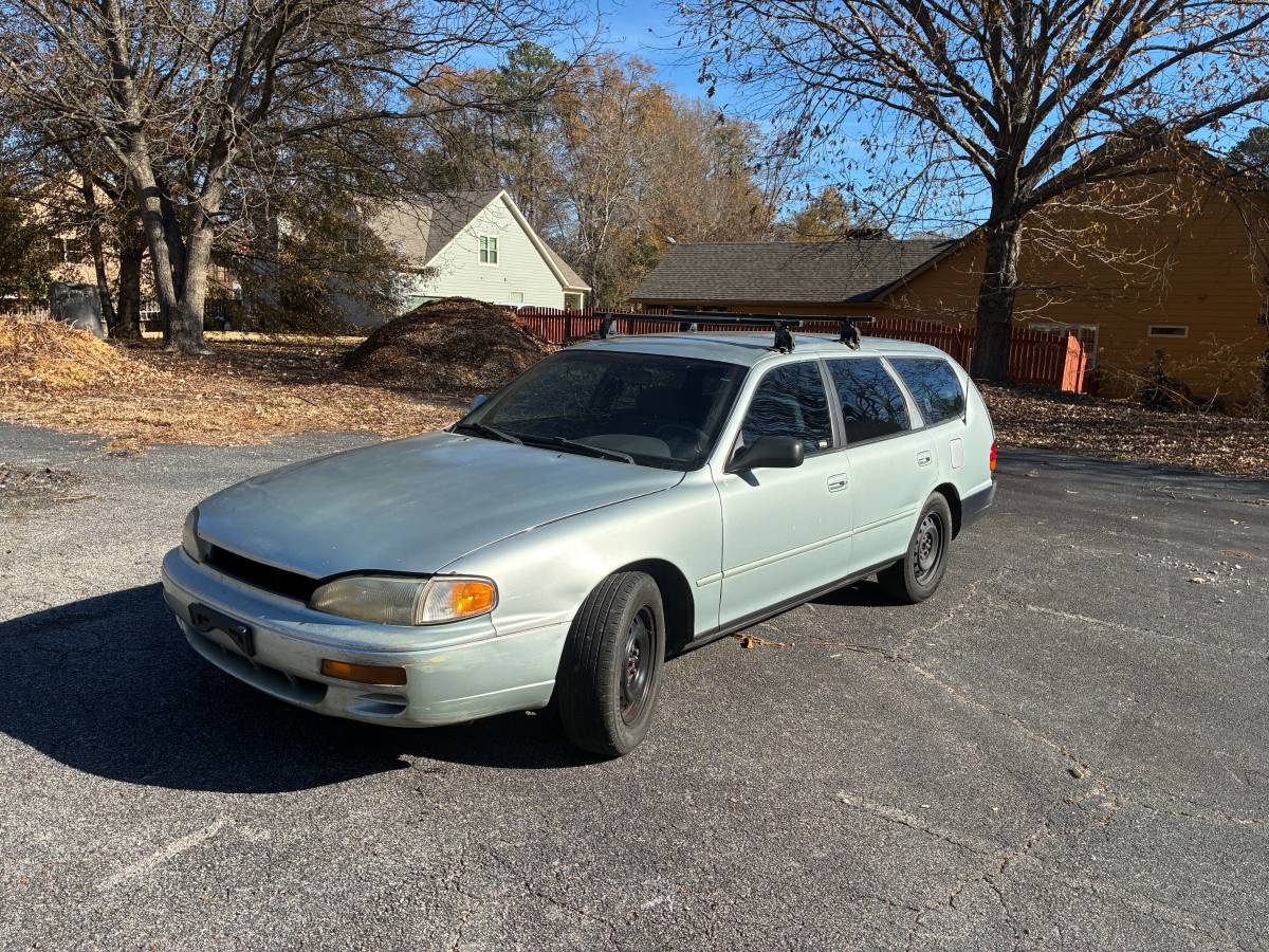 Toyota-camry-1995-silver-1