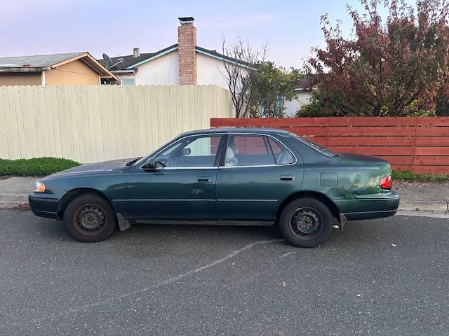 Toyota-camry-1996-green-1
