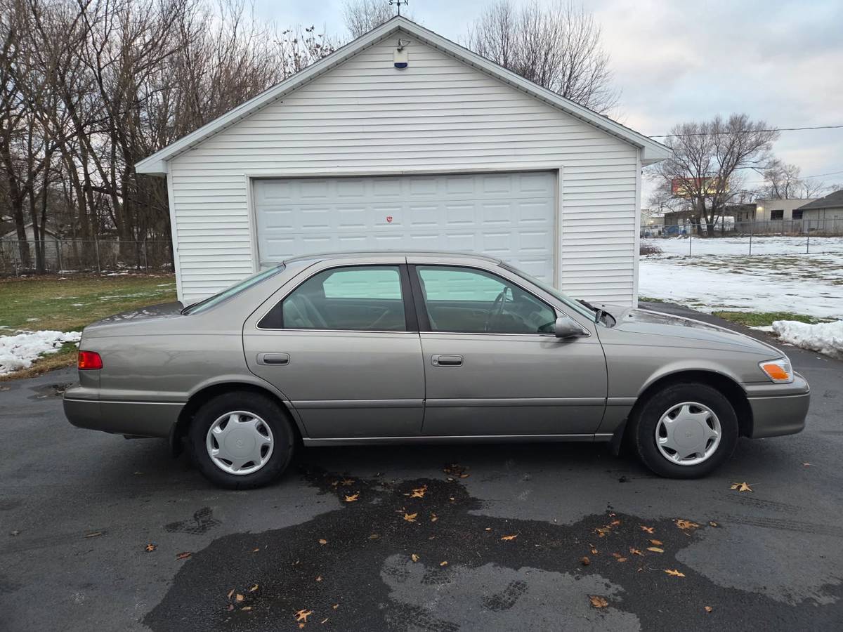Toyota-camry-2000-10