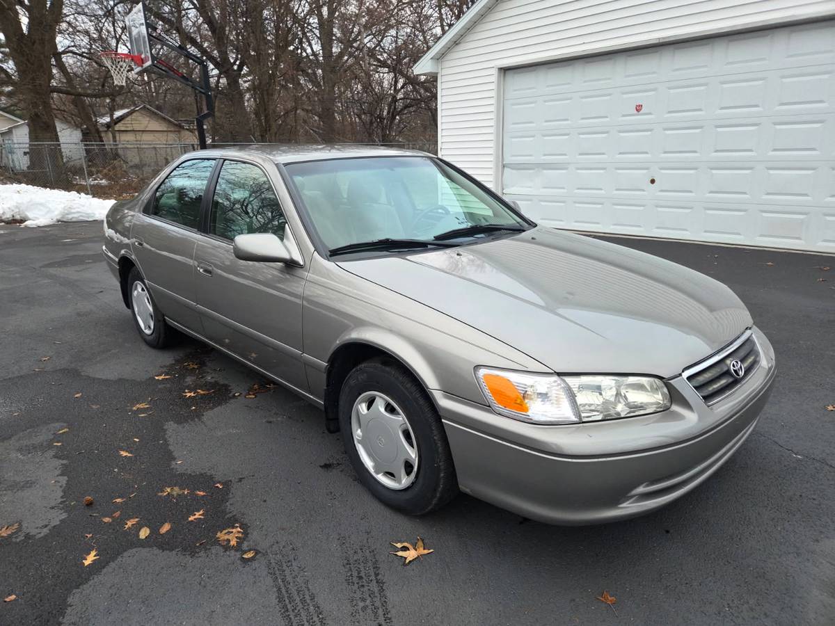 Toyota-camry-2000-13