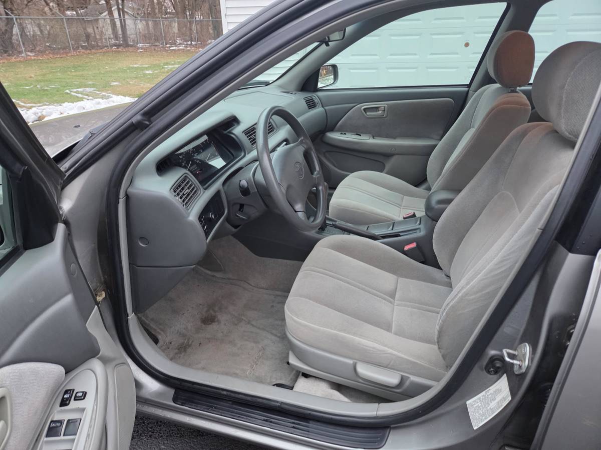 Toyota-camry-2000-2