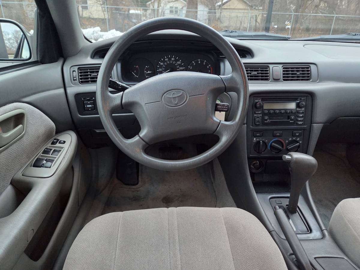 Toyota-camry-2000-3