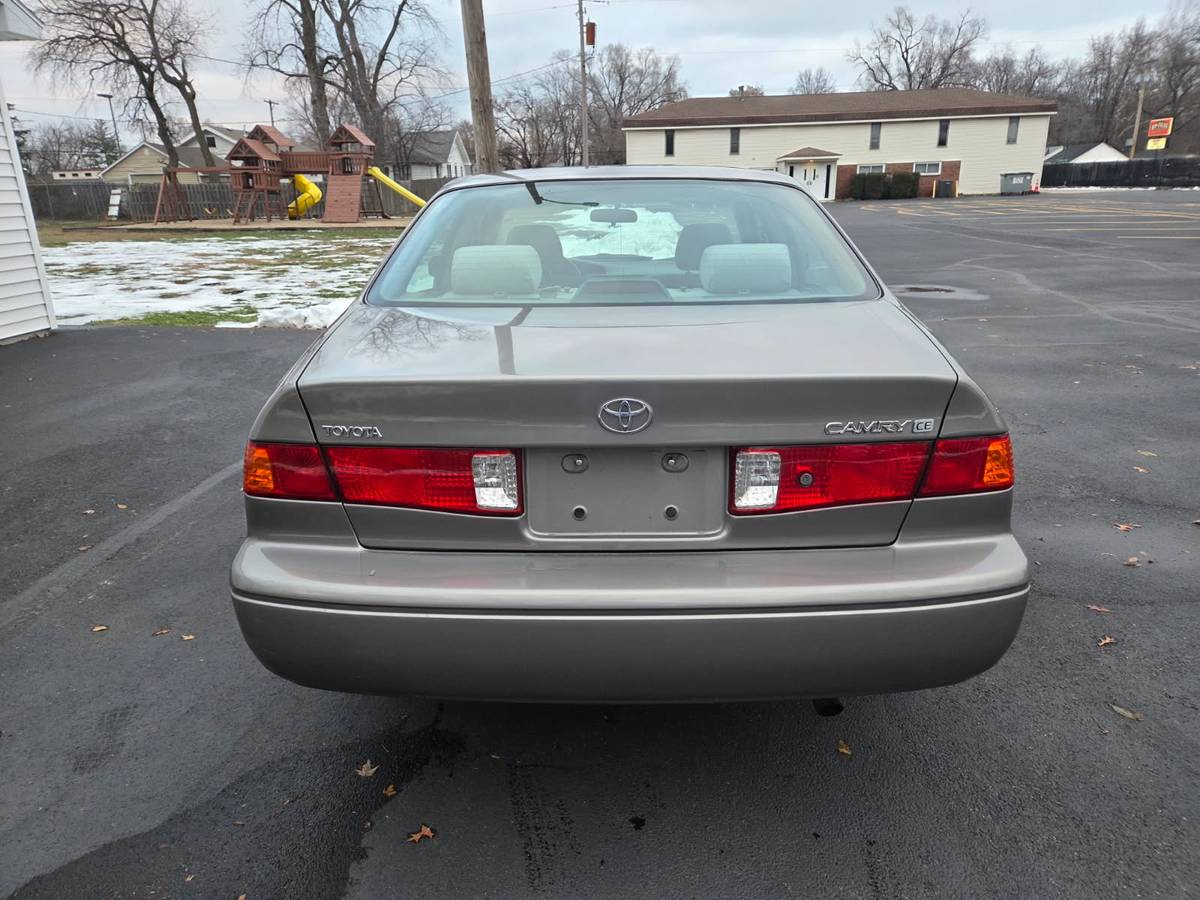 Toyota-camry-2000-9