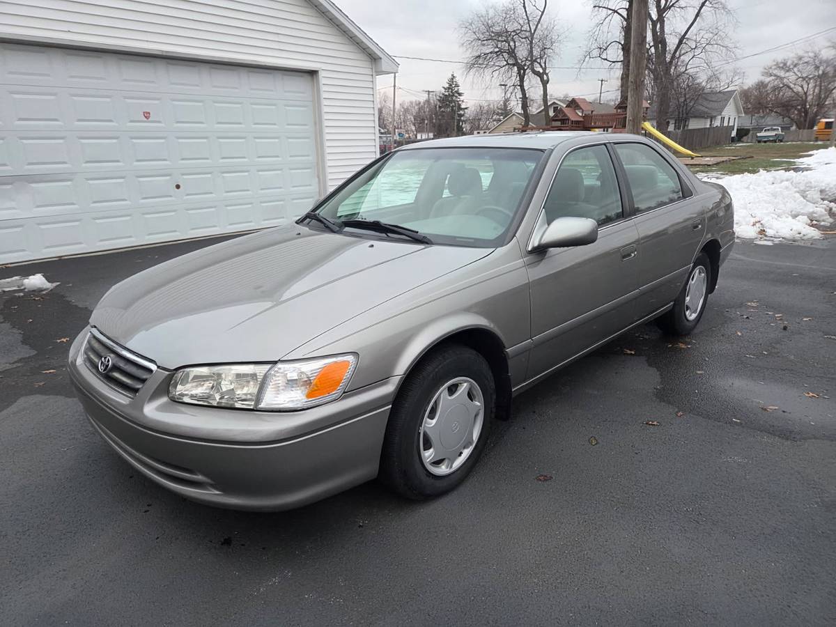 Toyota-camry-2000
