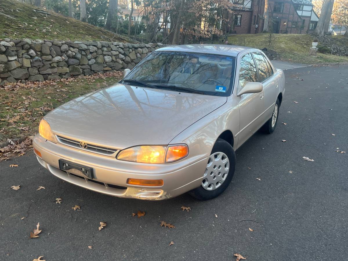Toyota-camry-le-1996-3