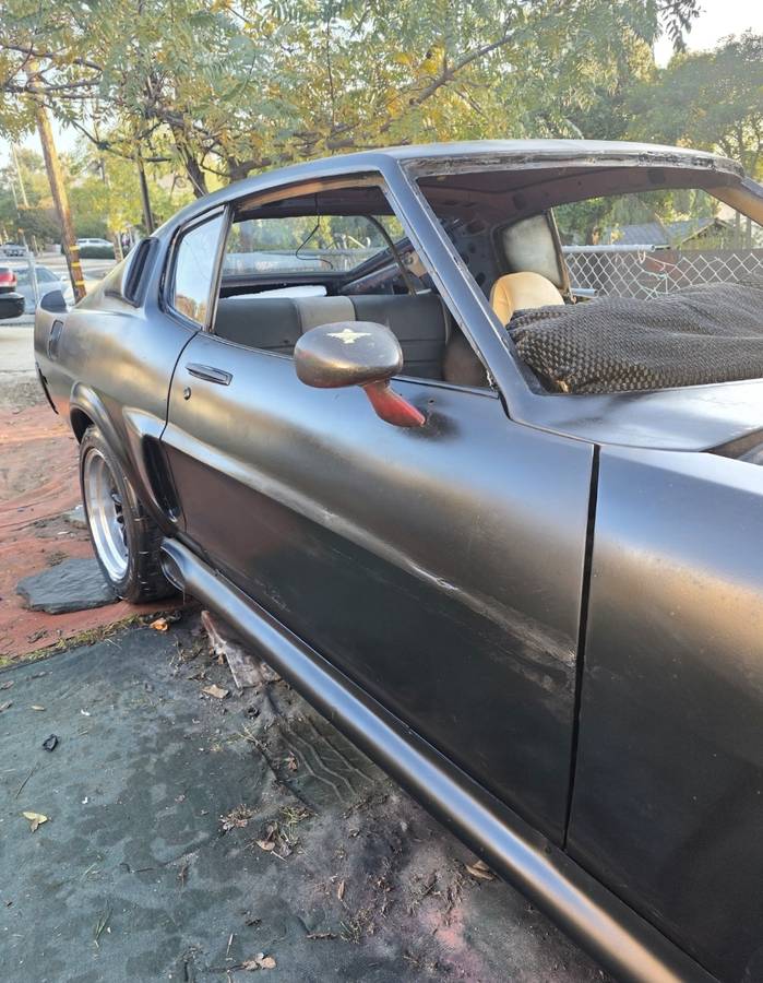 Toyota-celica-1977-black-4