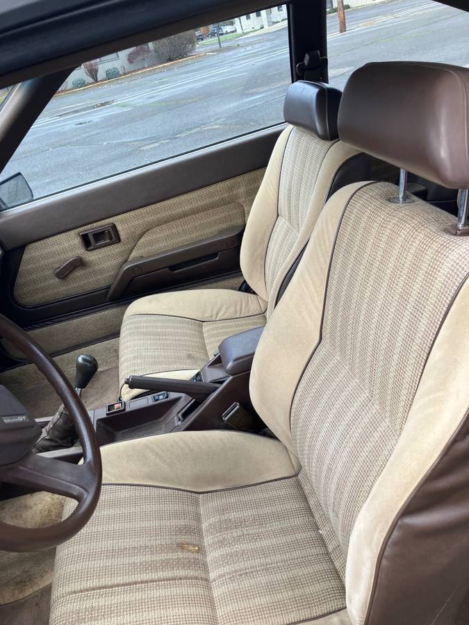 Toyota-celica-gt-1984-brown-11