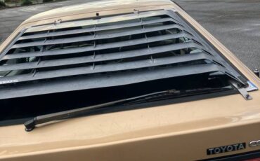 Toyota-celica-gt-1984-brown-7