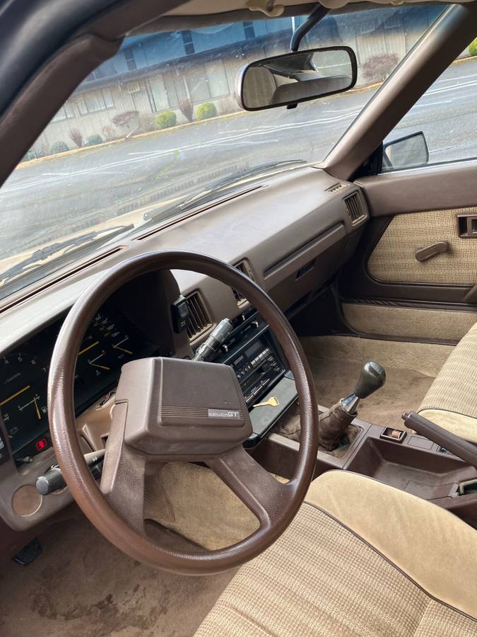 Toyota-celica-gt-1984-brown-9