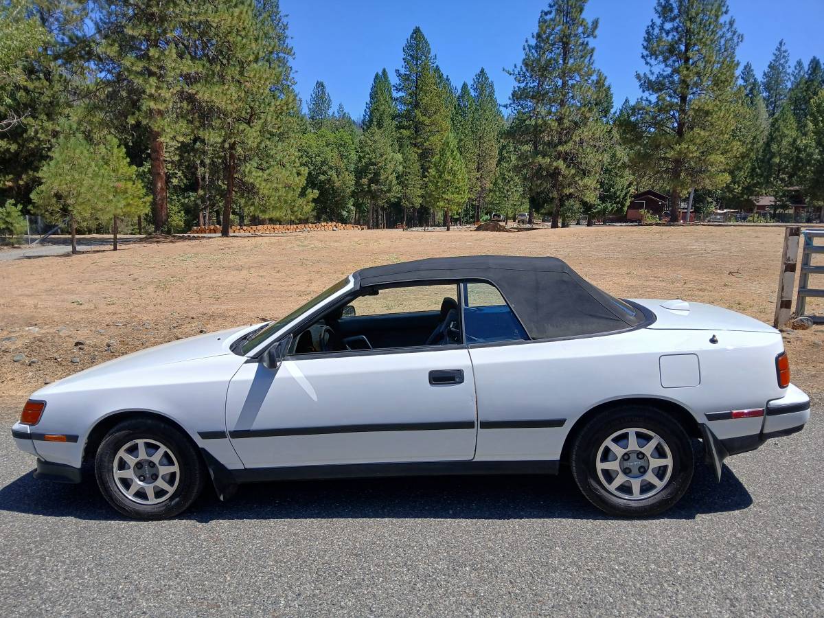 Toyota-celica-gt-convertible-1988-white-13