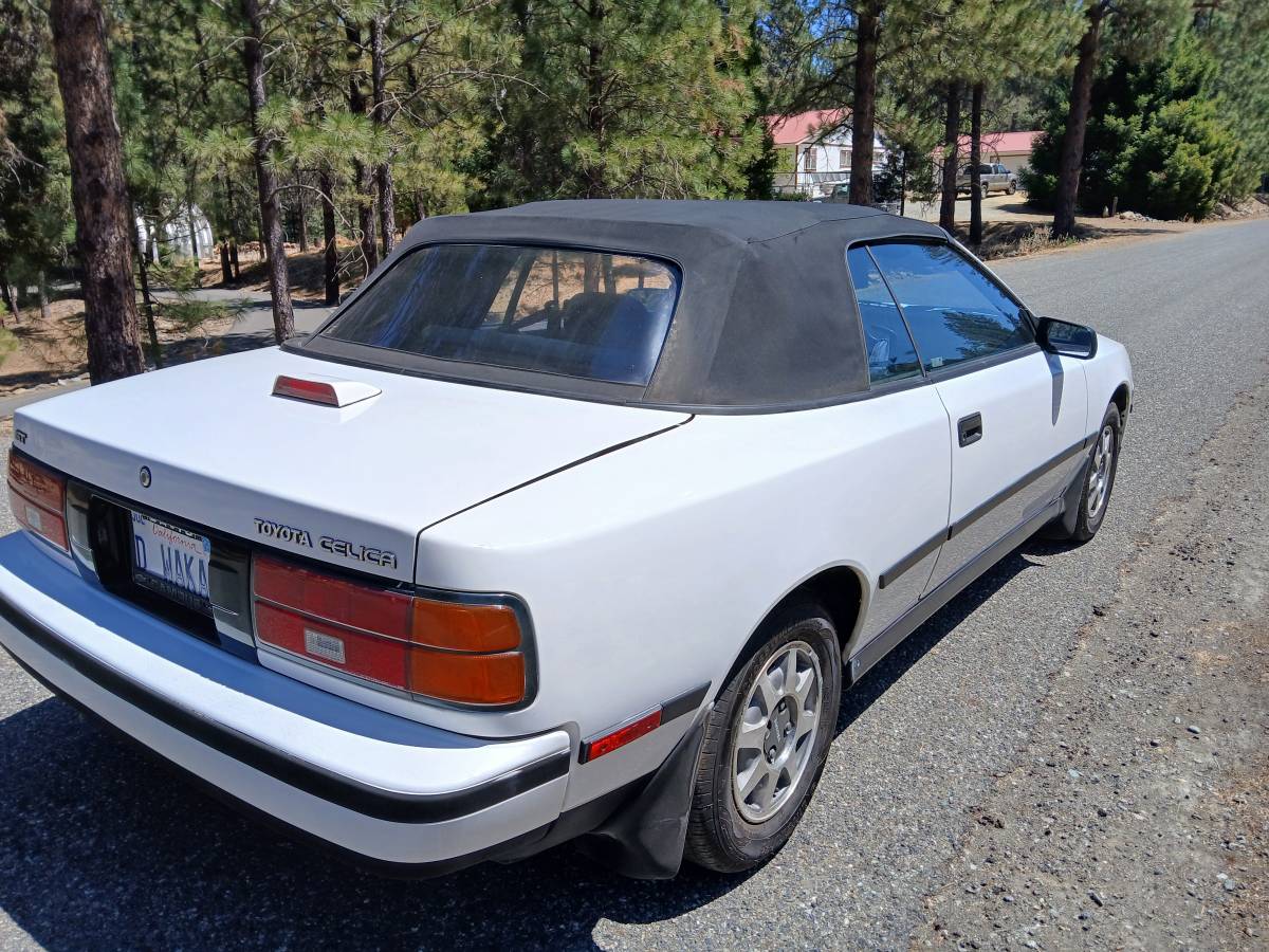 Toyota-celica-gt-convertible-1988-white-14