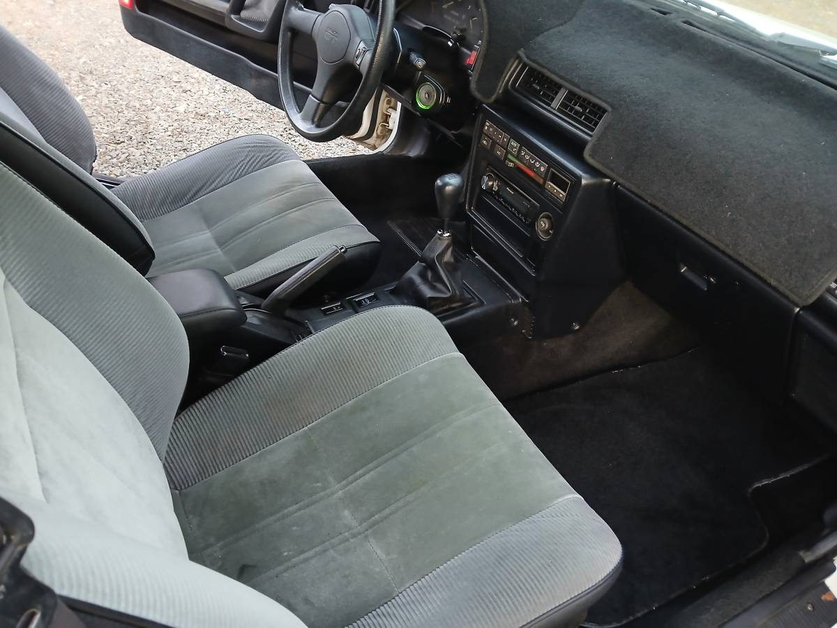 Toyota-celica-gt-convertible-1988-white-21